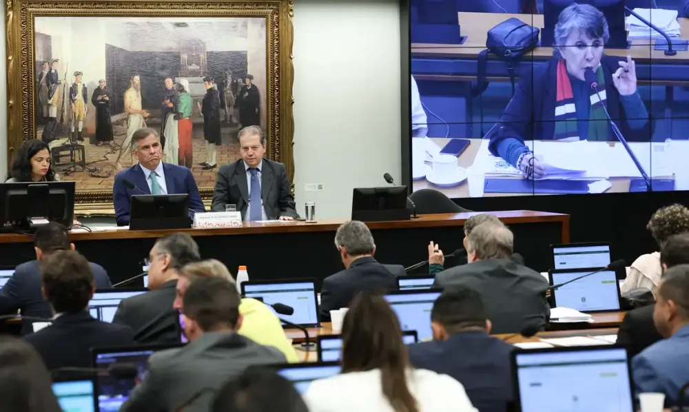 Redução da maioridade penal ganha força na Câmara após vitória expressiva na CCJ
