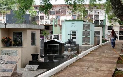  Justiça aponta falha sistêmica na gestão funerária e exige plano de ação da prefeitura. Foto: PMFI
