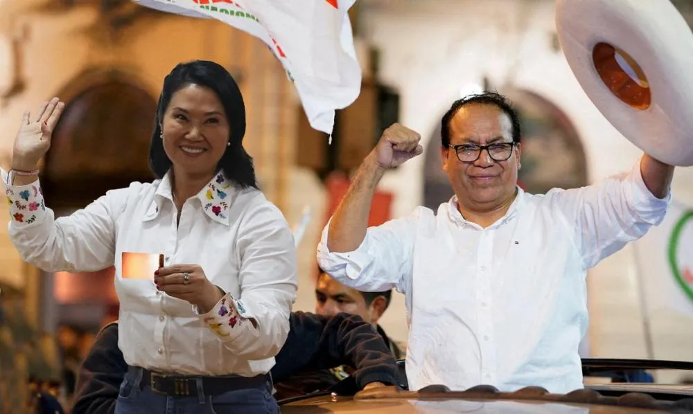 Eleição no Peru tem nova virada e segue indefinida com 98,2% das urnas apuradas