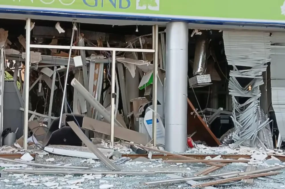 Polícia do Paraguai apura possível ligação de facções brasileiras com ataque que explodiu duas agências bancárias em Santa Rita. Foto: Divulgação 