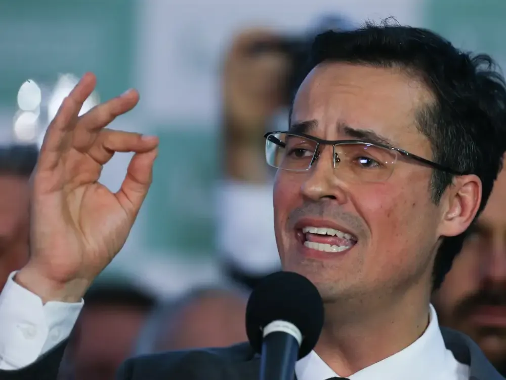 TRE libera debate sobre inelegibilidade de Deltan e derruba punições contra Gleisi Hoffmann