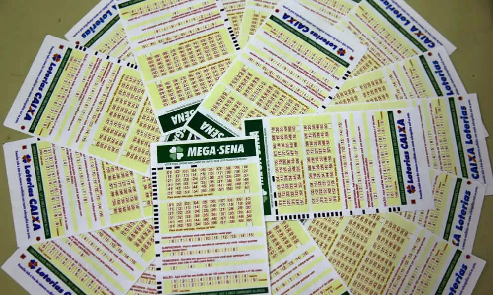 Sem vencedores na faixa principal, prêmio da Mega-Sena acumulou e chegou a R$ 42 milhões para o próximo sorteio. Foto: Agência Brasil