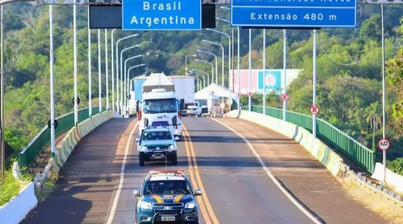 Editorial argentino questiona por que a fronteira segue a mesma após 30 anos de aumento no movimento
