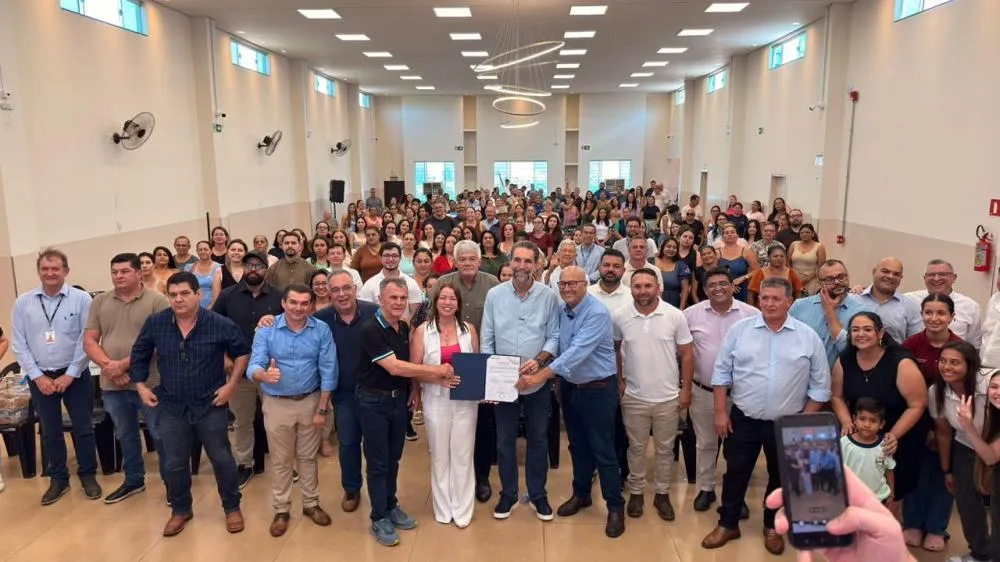 Assinatura do convênio entre Itaipu e prefeitura de Nova América da Colina garante R$ 15 milhões para construção de escola sustentável no município. Foto: Eloá Costa / Itaipu Binacional 