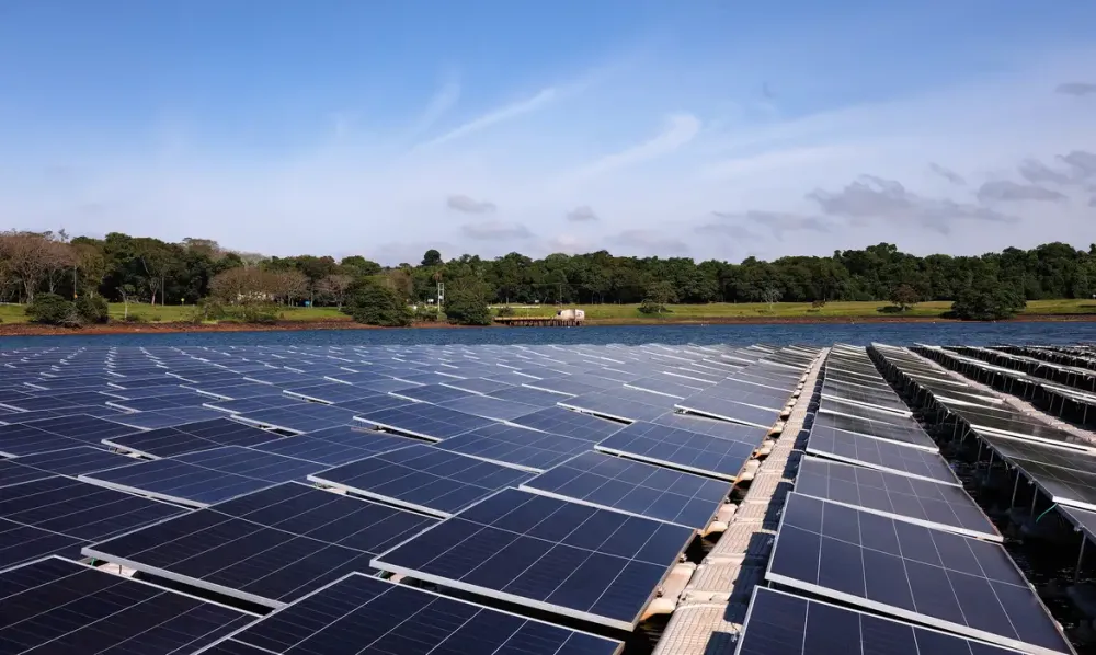 Energia solar em Itaipu pode criar “segunda usina”, indicam estudos