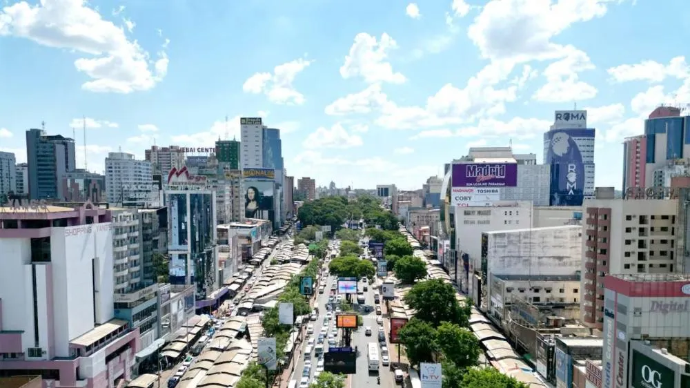 Comércio e fluxo de consumidores sustentam a geração de empregos em Ciudad del Este, principal polo econômico do Alto Paraná. Foto: La Tribuna