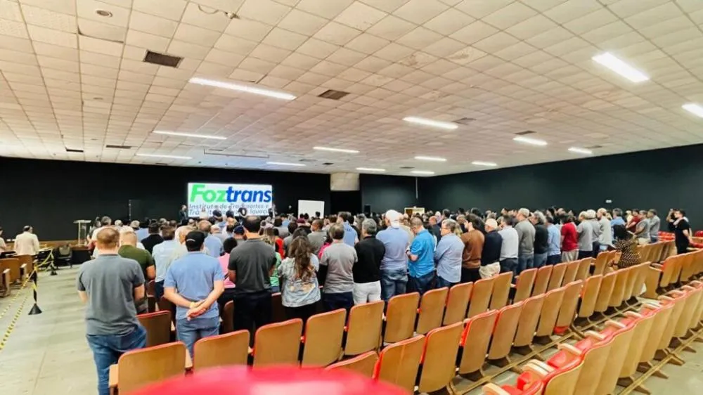 Foz do Iguaçu realizou a primeira redistribuição administrativa de pontos de táxi da história do município, com participação de cerca de 300 permissionários. Foto: PMFI