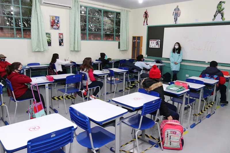 Vereador pede raio-x da rede municipal e cobra número de alunos por escola e CMEI